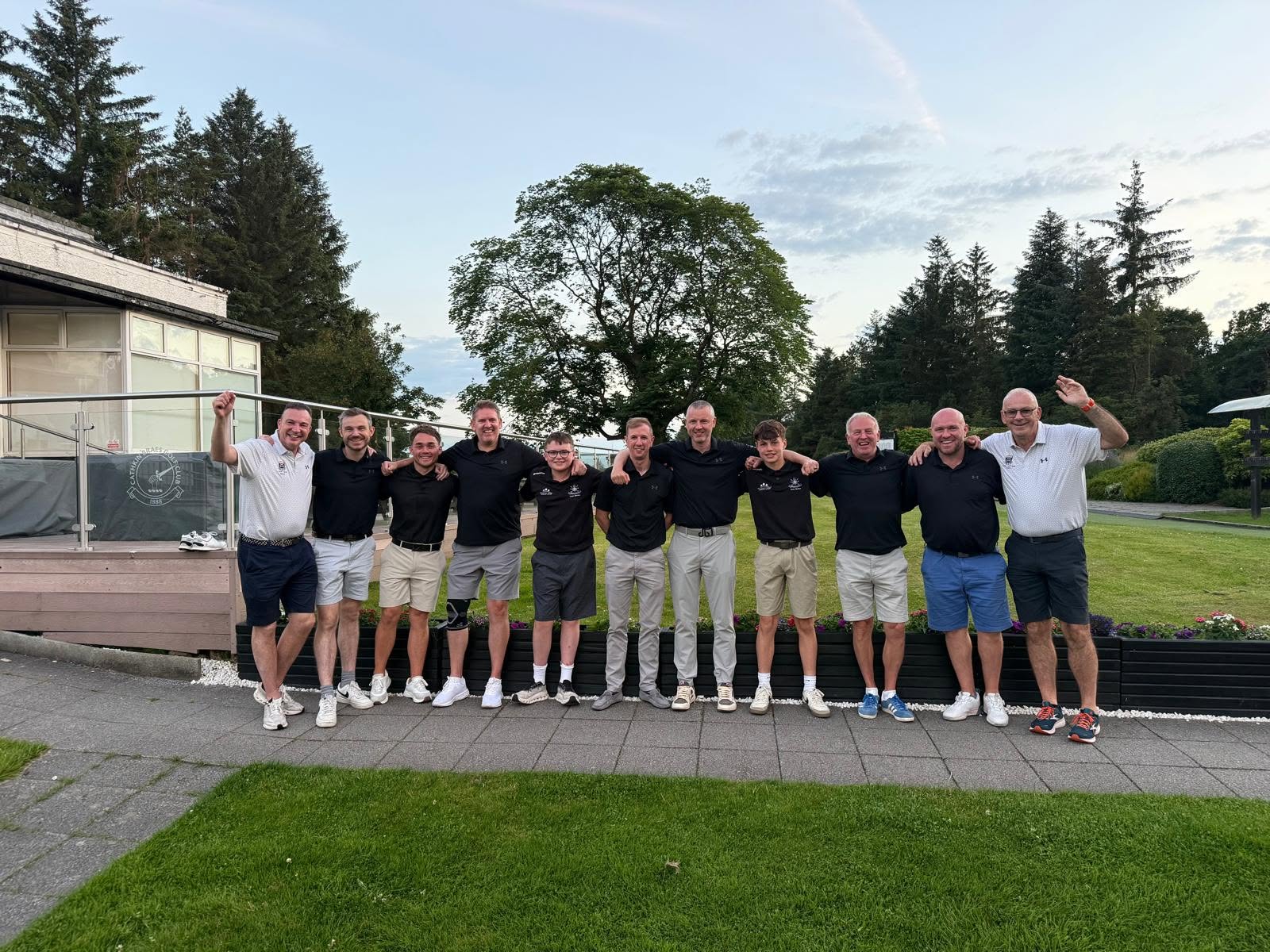 The Bonnyton gents team celebrating their Brand Putter League title at Cathkin Braes